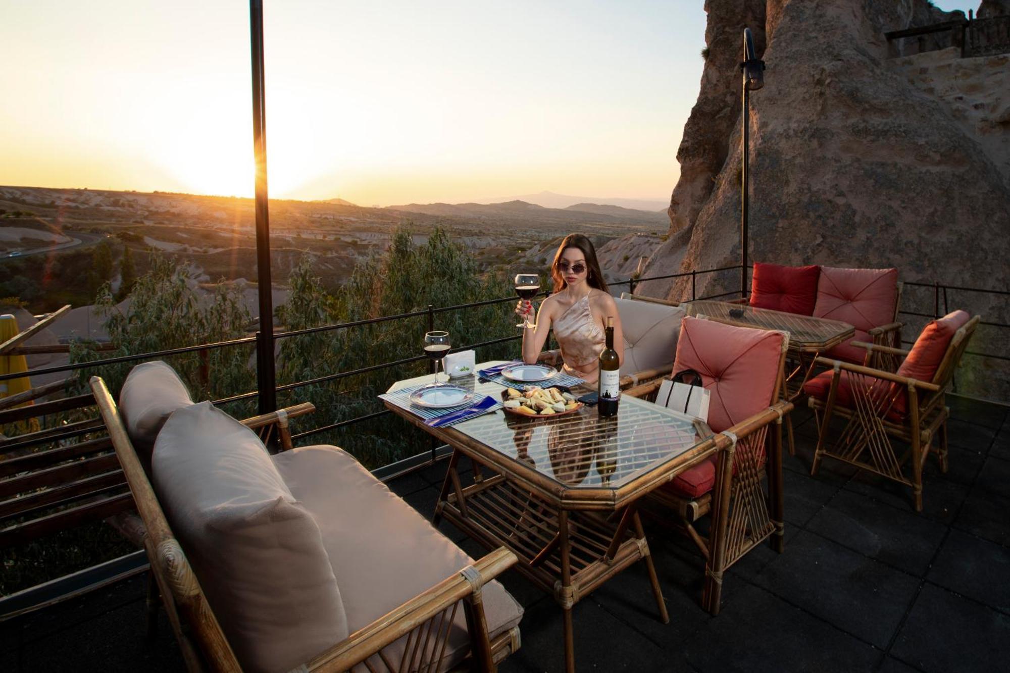 Cappadocia Fairy Chimneys Selfie Cave Hotels - Special Class Uchisar Exterior foto